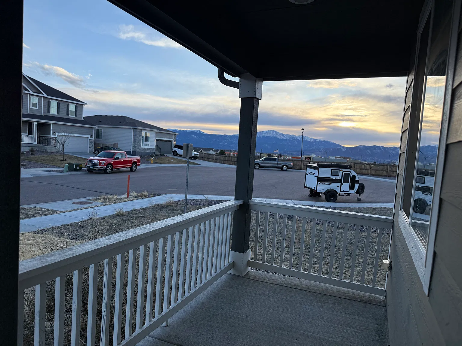 4 bed, 2.5 bath, 2255 sqft, $2,995 — Photo 2