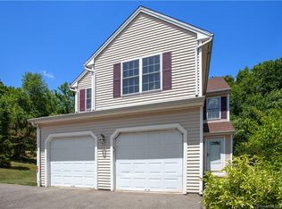 36 Angela Dr #36, Wallingford, CT 06492