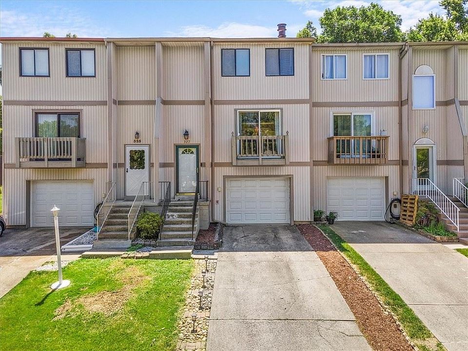 1st image of 327 Parkwood Dr