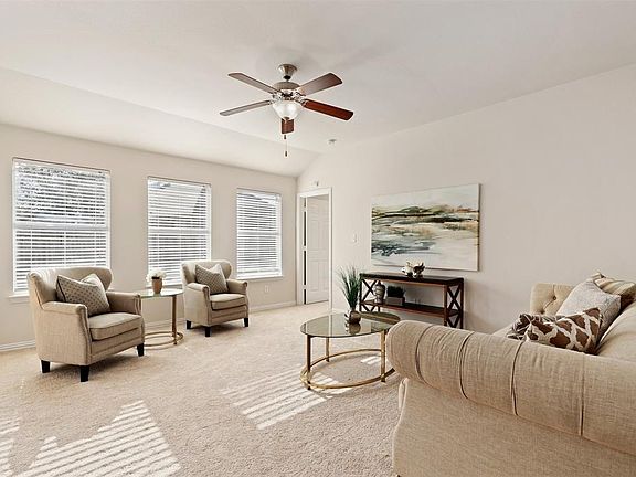 4th image of 701 Cedar Cove Dr