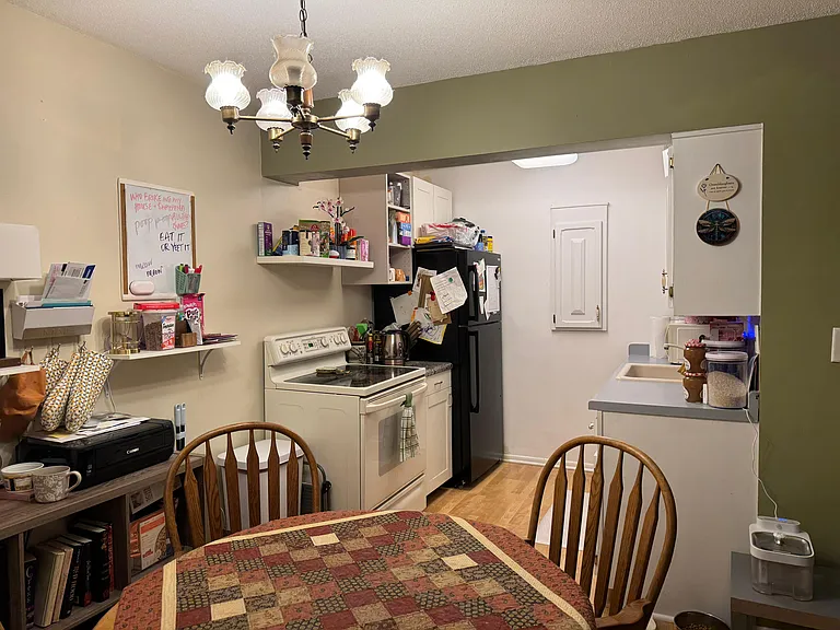 2700 Oxford St N #131 — Photo 8