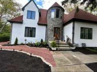 41 Silvers Rd, Freehold, NJ 07728