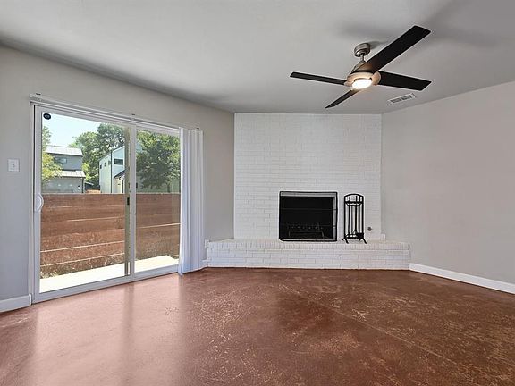5th image of 2403 La Casa Dr