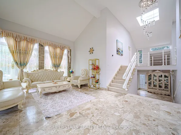 23 Montgomery Ct, Markham, ON L3R 0C4
