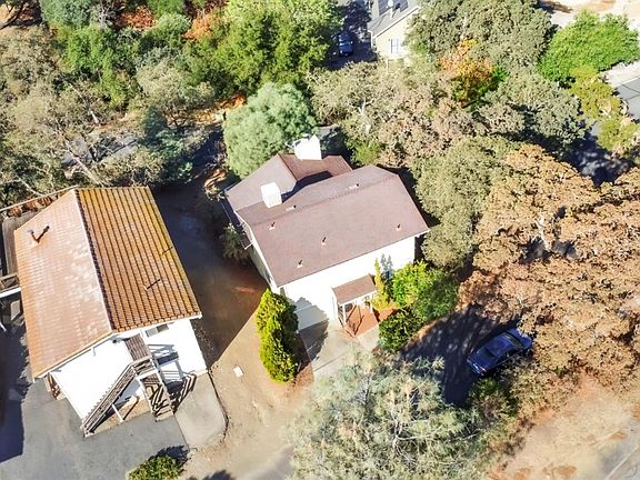 3rd image of 65 Poker Flat Rd