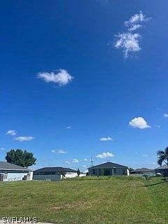 1st image of 423 NE 20th St