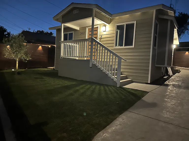 3421 Whiteside St — Photo 15