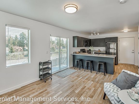 4th image of 6195 N Minnesota Ave #2D
