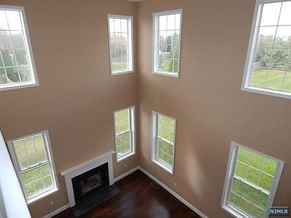 5th image of 421 Daniel Dr