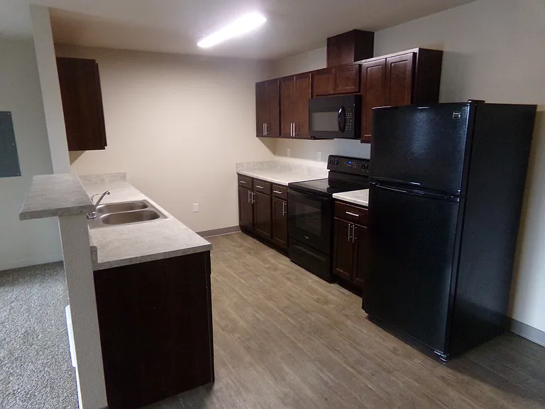 Crossroads Apartments — Photo 36