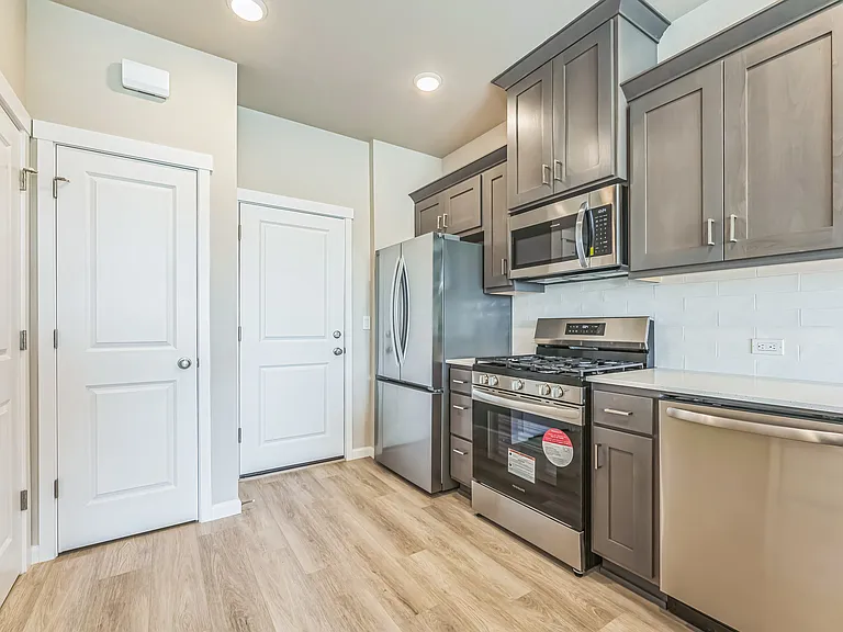8457 SE Kinnaman St — Photo 7