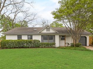 907 Melanie Ln, Keene, TX 76059