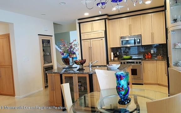 4th image of 86 Marlow Dr