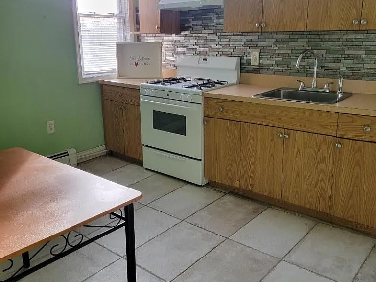44 King St #3 — Photo 2
