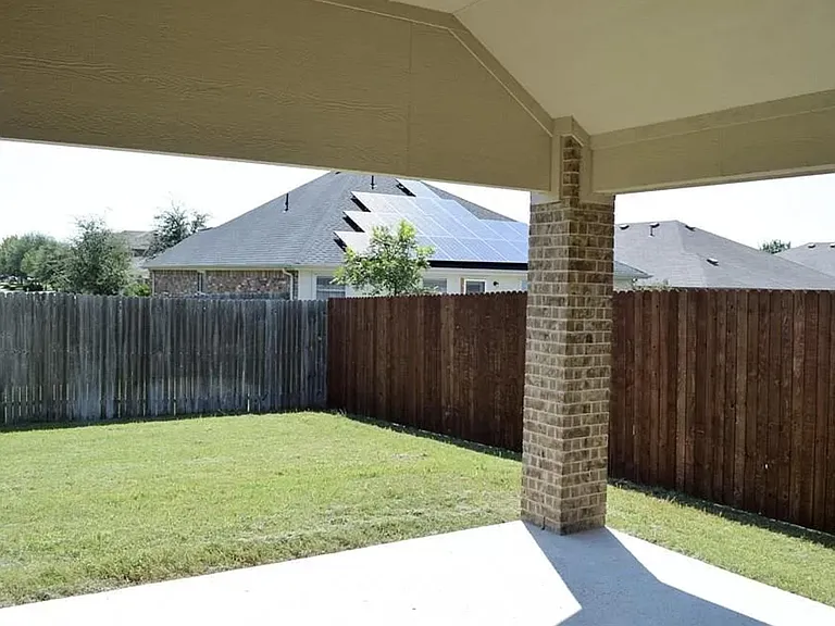 4416 Oak Bluff Dr — Photo 24