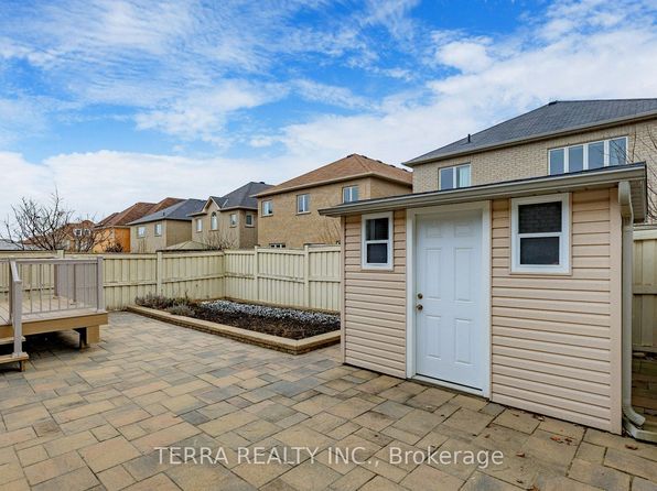 19 Isaiah Dr, Vaughan, ON L4H 0C3