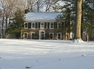 469 Overbrook Rd, Elyria, OH 44035