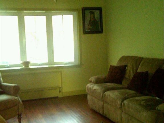 2nd image of 194 Edgewood Ave
