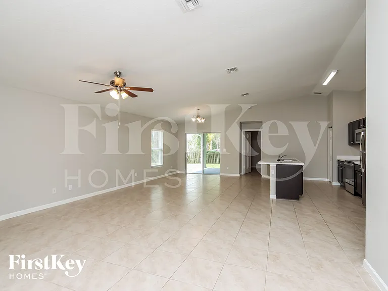 711 Alford St SE — Photo 3