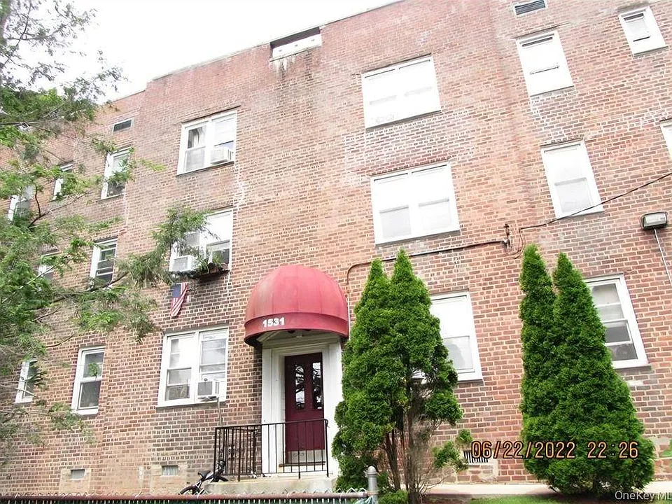 1531 Central Park Ave #1C