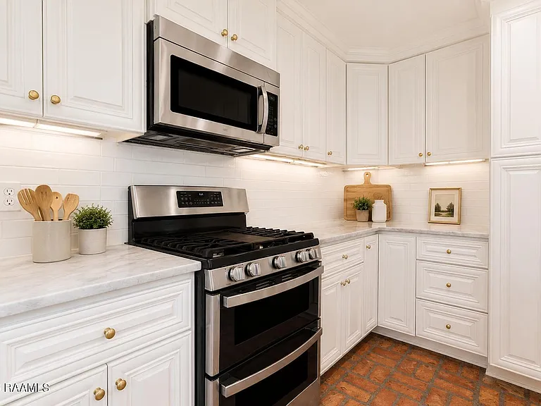 320 Lippi Blvd — Photo 11