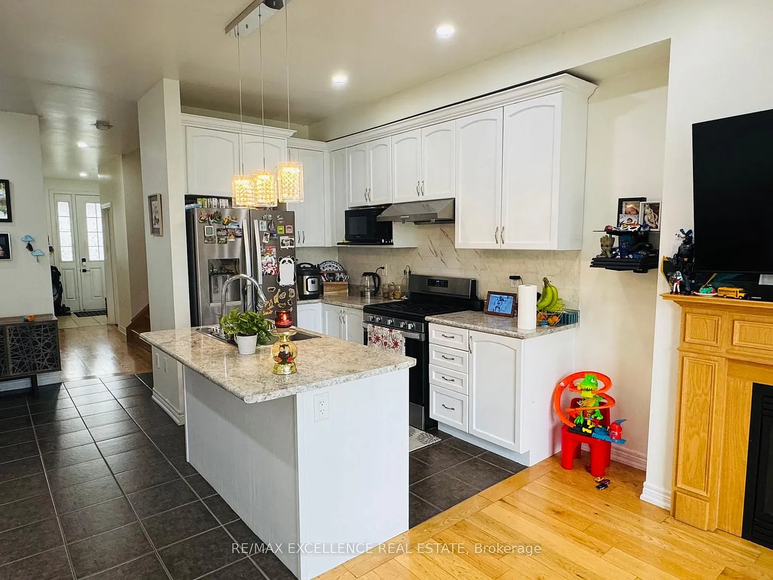 3 bed, $3,200 — Photo 3