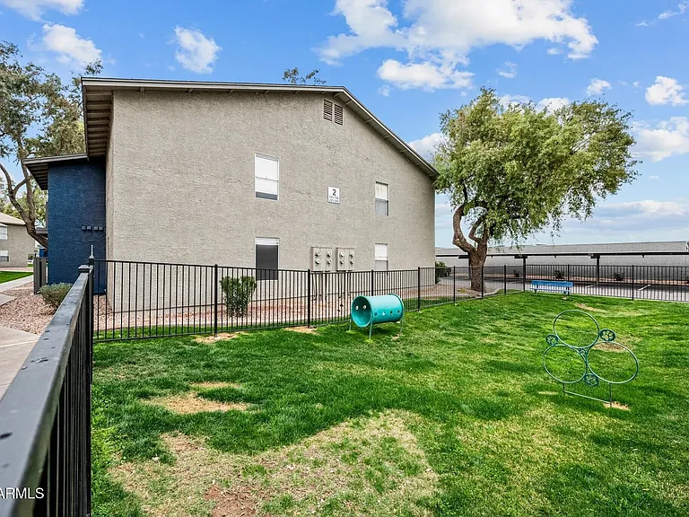 9350 N 67th Ave #B2 — Photo 8