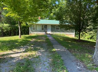 1425 Walker Hill Rd, Celina, TN 38551