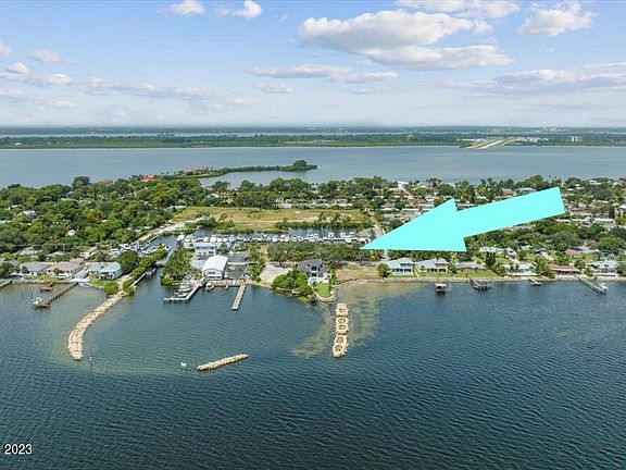 3rd image of 1317 S Banana River Dr