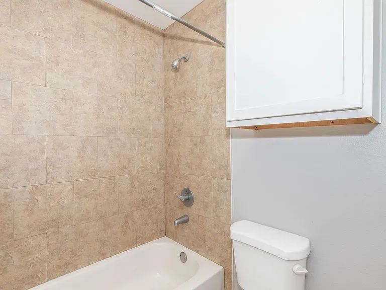 Capewood Apartments — Photo 26