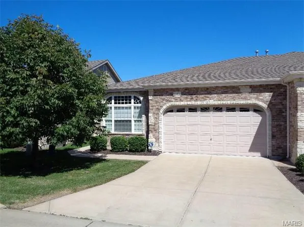 140 Baxter Commons Dr, Ballwin, MO 63011