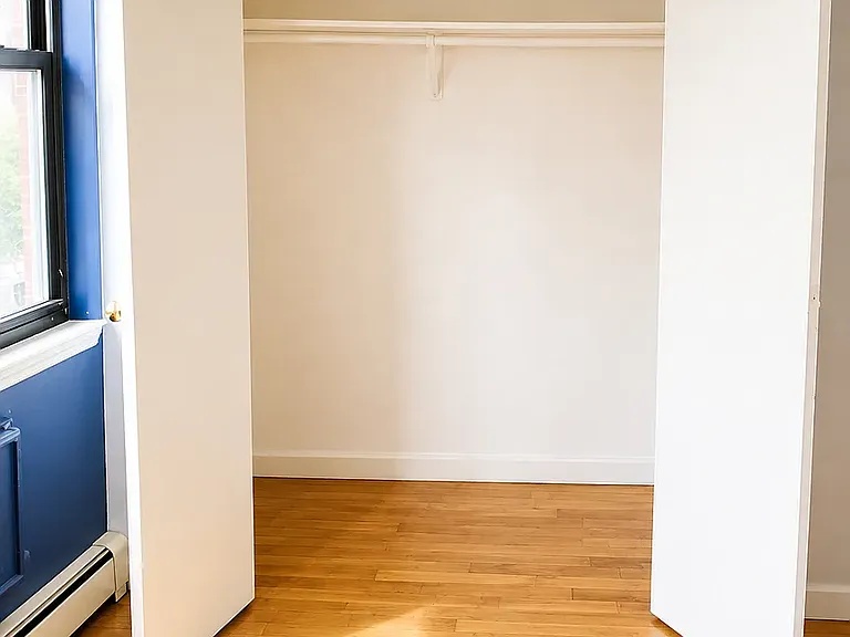 302 Hart St #3 — Photo 11