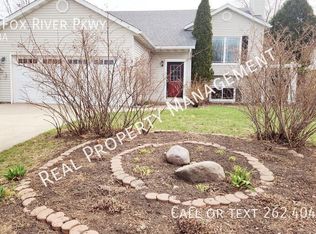 2618 Fox River Pkwy, Waukesha, WI 53189