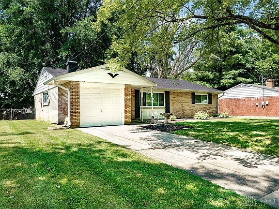 3rd image of 909 Stanwood Dr