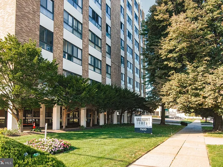 7600 Roosevelt Blvd #907 — Photo 12