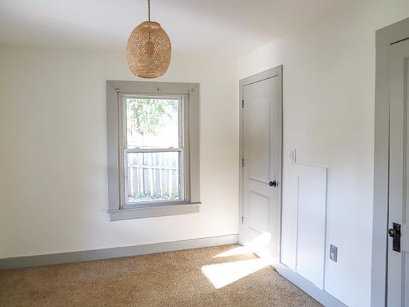 5th image of 2125 Hanover St