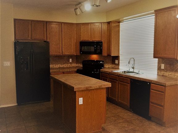 3rd image of 10133 S 186th Ave