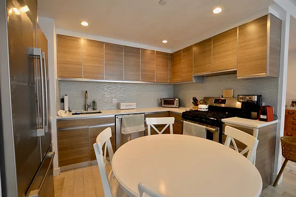 Rented by Douglas Elliman | media 8
