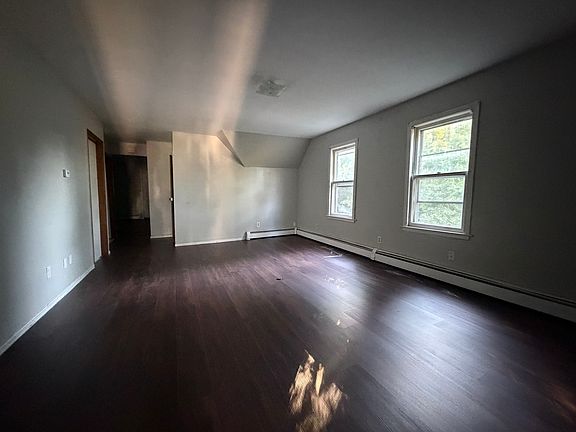 4th image of 334 Willow St #3