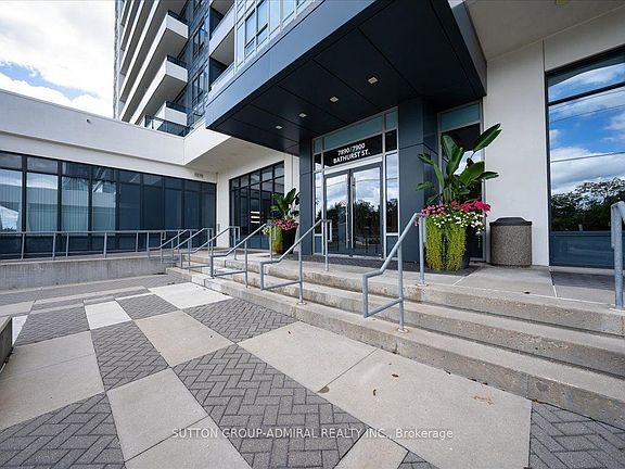 3rd image of 7890 Bathurst St #806