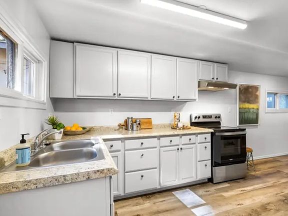 4th image of 1405 Louisa Ave