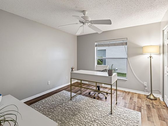 2nd image of 816 NW Greenwich Court
