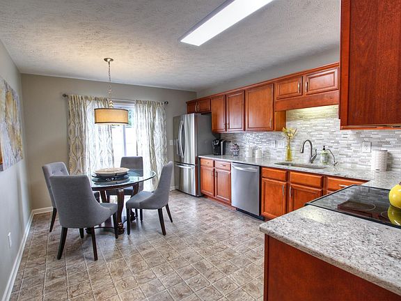 5th image of 2032 Caladonia Way