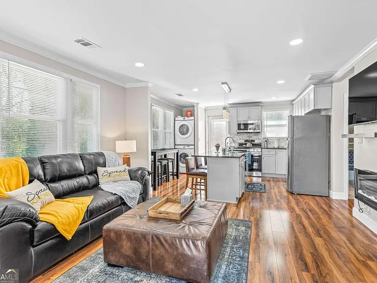 1298 Douglas St SW #A — Photo 1