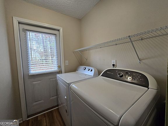 5th image of 375 Old Brock Rd