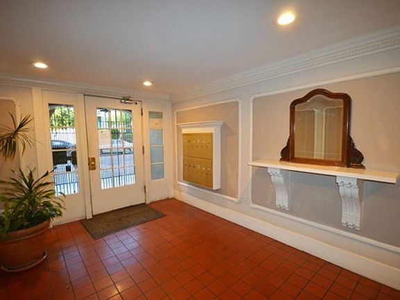 2nd image of 1775 Ofarrell St APT 5