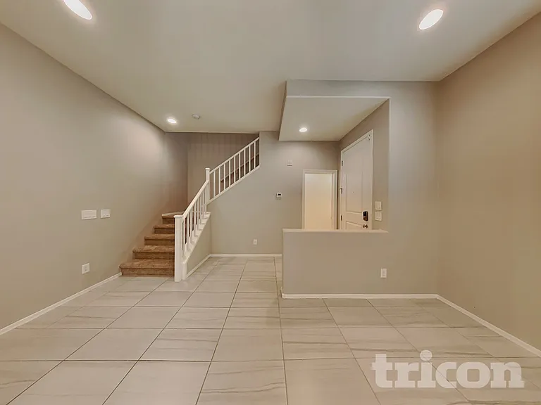 14989 W Wilshire Dr — Photo 3