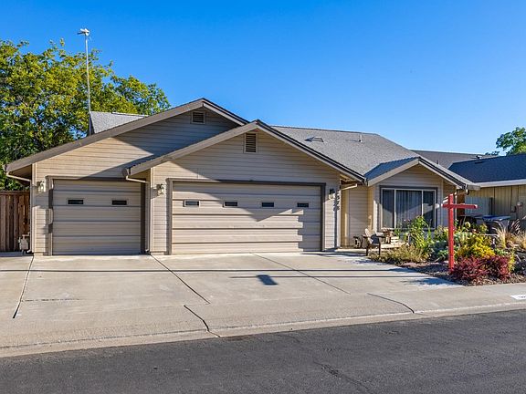 2nd image of 1378 Coolidge Pl