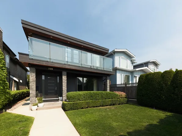 238 E 19th St, North Vancouver, BC V7L 2Z2