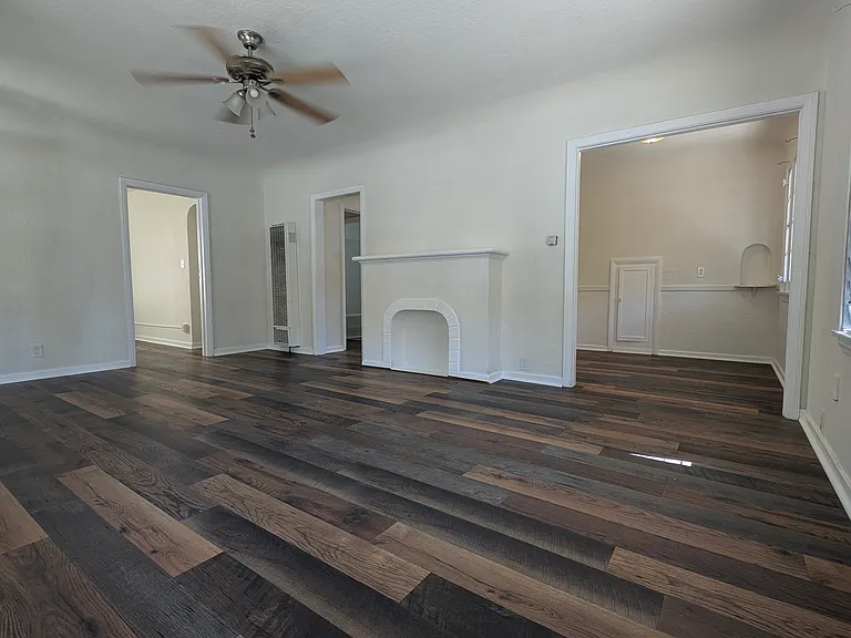 606 Milford St — Photo 16